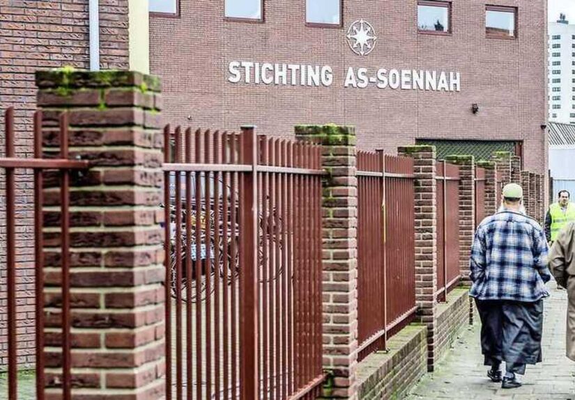 كورونا-يفتك-بالمصلين.-إغلاق-ثاني-مسجد-في-مدينة-لاهاي-