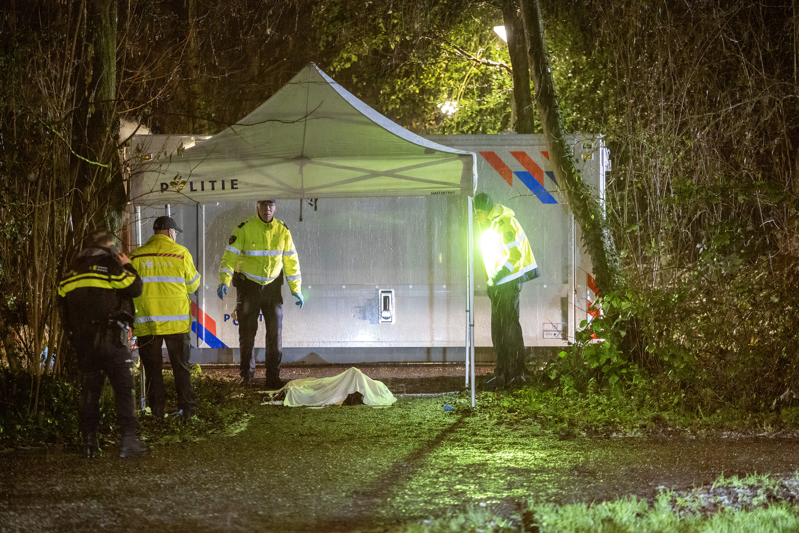Twee doden bij schietpartij Piet Wiedijkpark in Amsterdam-West